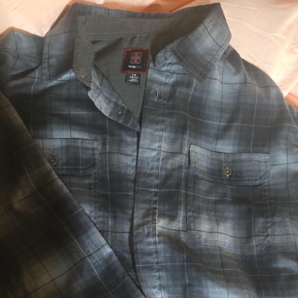Swiss Tech Men's Black and Gray Plaid Button Down Shirt